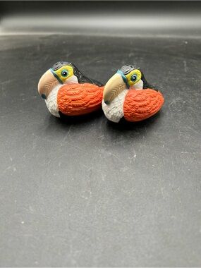 Colorful Toucan Bird tropical salt and pepper Orange/Black/White